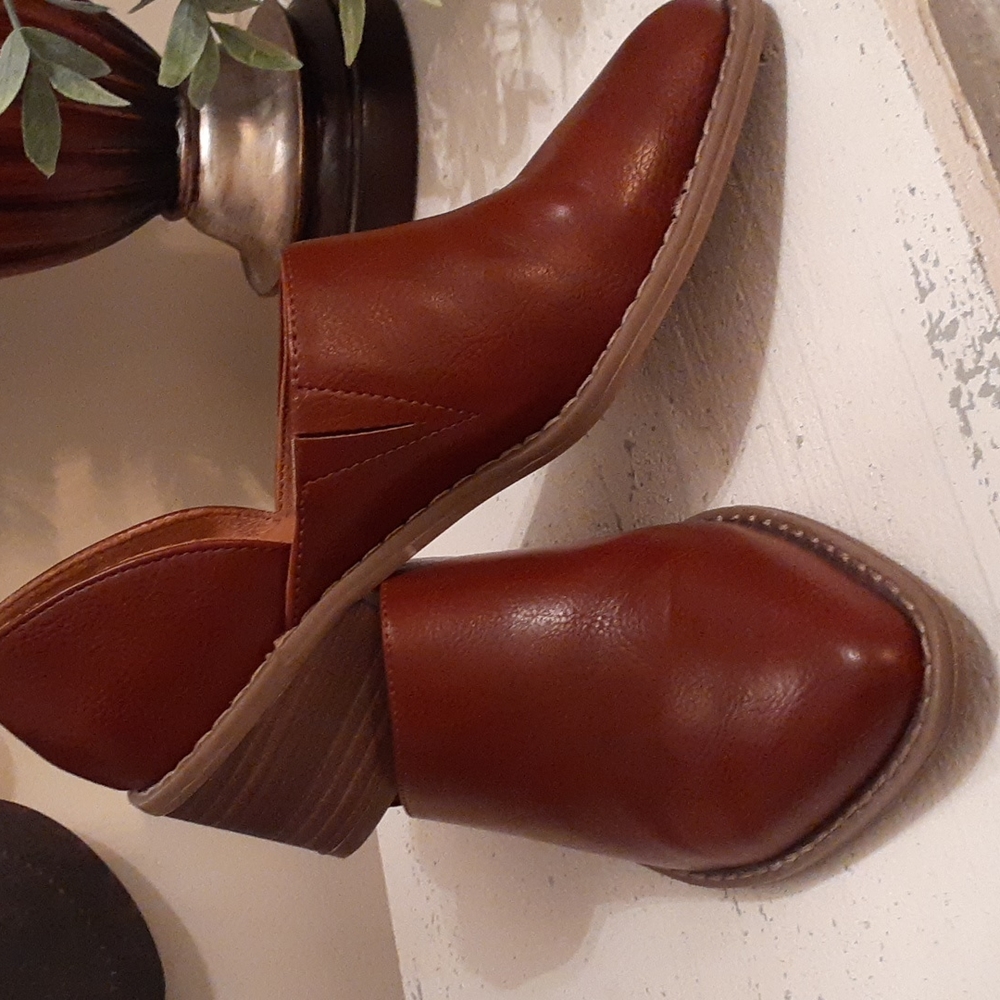 🌎 Universal Threads - Ladies Ankle Boots